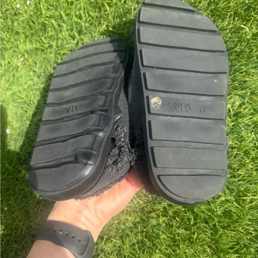 Zara Girls Finge Sandals Black Size 33 US 2